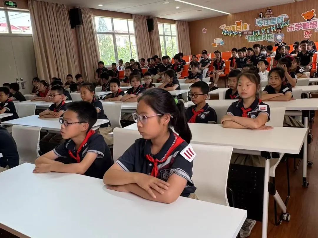 浦三路小学<a href=http://www.xiaopiaoyou.com/yuejudefayuandi/ target=_blank class=infotextkey>越剧</a>进校园活动