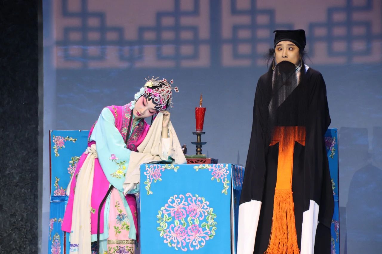 <a href=http://www.xiaopiaoyou.com/huangmeixidefayuandi/ target=_blank class=infotextkey>黄梅戏</a>演员马丁专场