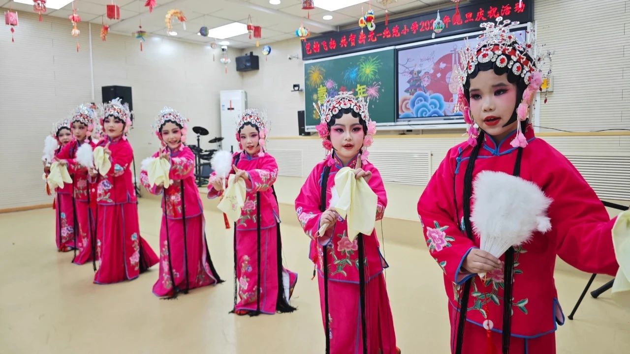 通州区后南仓小学北苑校区评剧社团