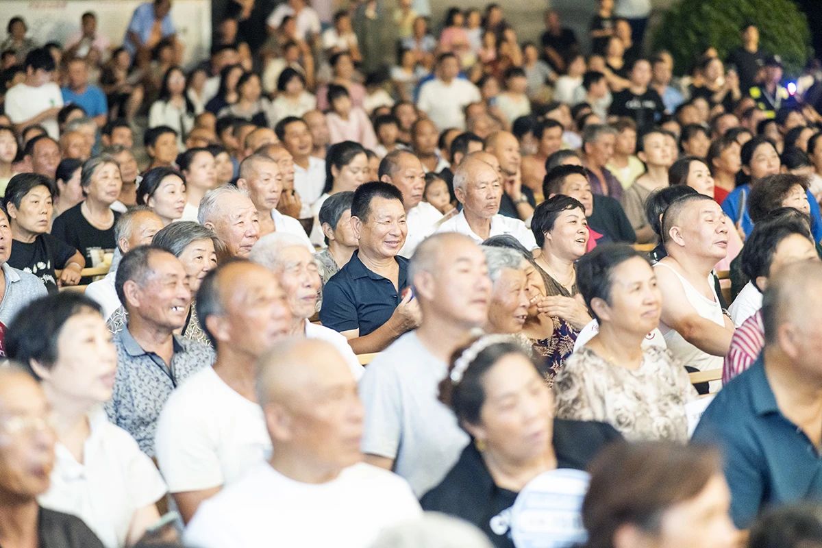 北京凌空评剧团携评剧《寸草春晖》献演2025年全国民营文艺表演团队交流展示活动
