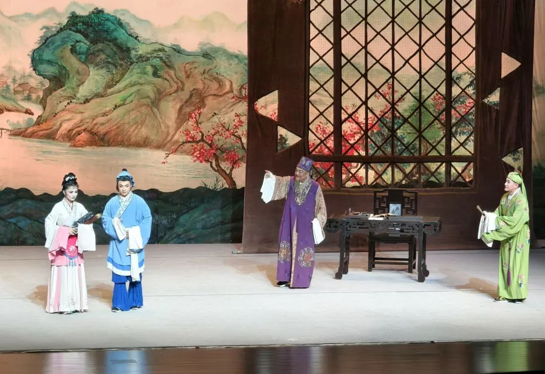 黄梅飘香润柴桑首场演出好戏连台