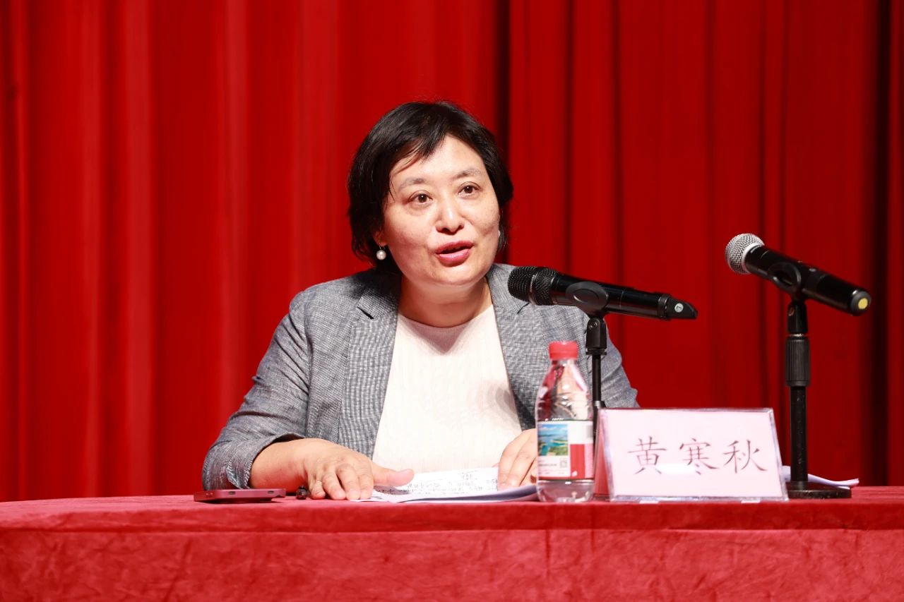河南省文化和旅游厅艺术处处长黄寒秋