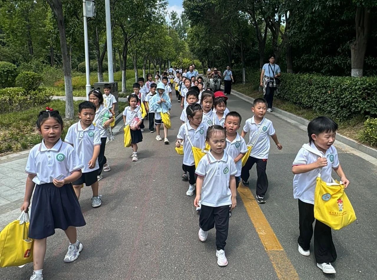 周口市青少年探秘申凤梅越调艺术馆