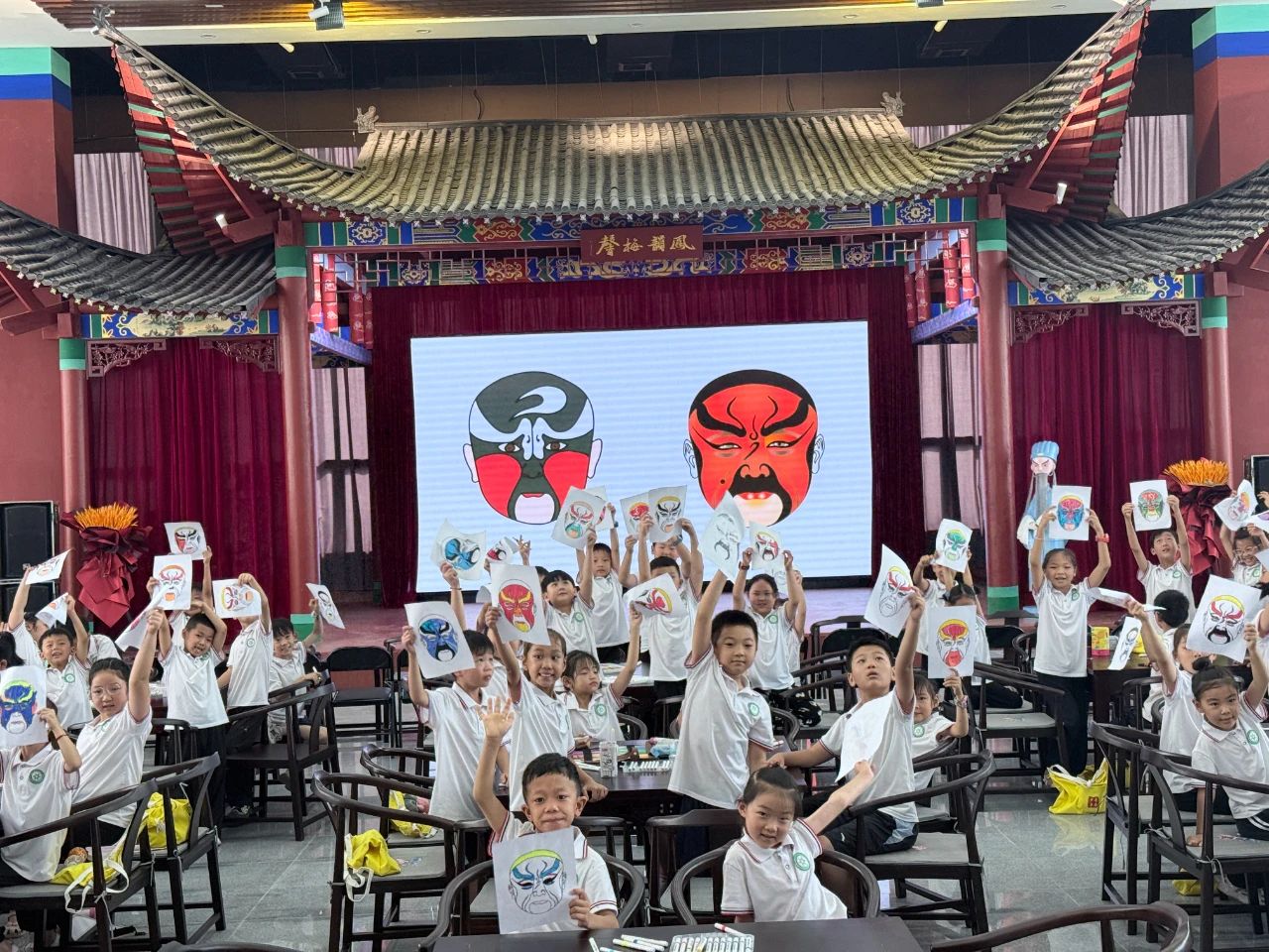 周口市青少年探秘申凤梅越调艺术馆