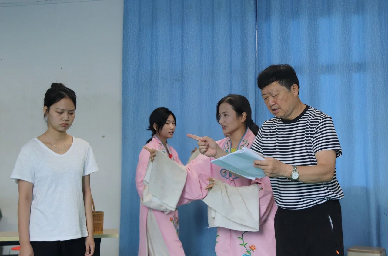 复排<a href=http://www.xiaopiaoyou.com/huangmeixidefayuandi/ target=_blank class=infotextkey>黄梅戏</a>剧目春江月