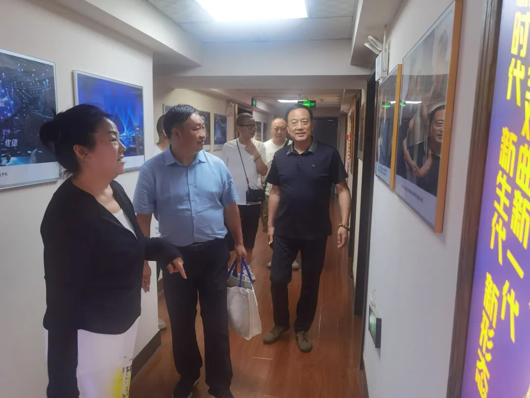 三门峡广播电视台一行赴河南李树建戏曲艺术中心召开推动文艺事业高质量发展座谈会