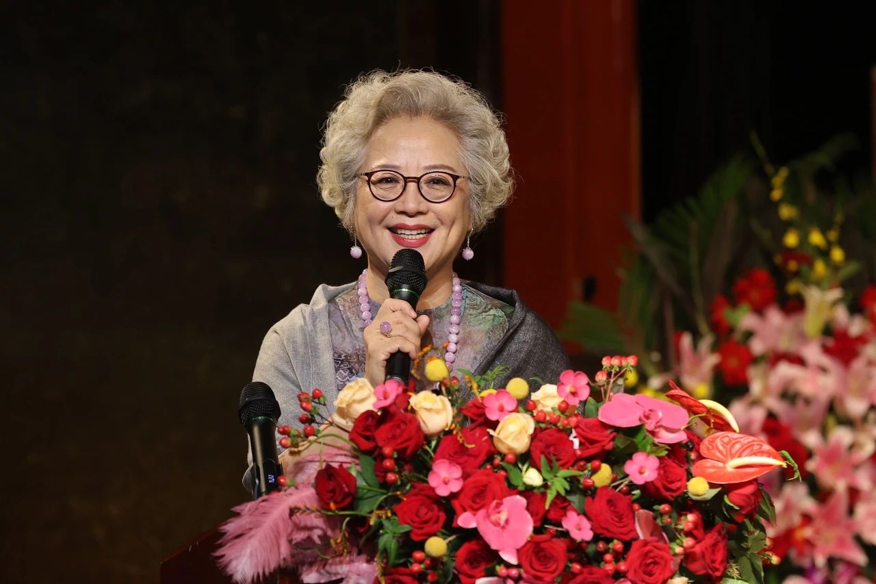 著名节目主持人余声