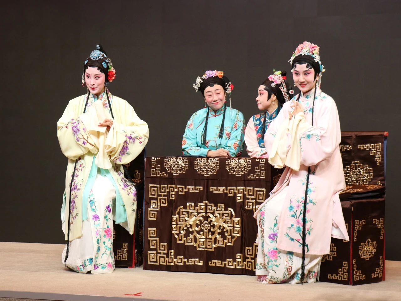 <a href=http://www.xiaopiaoyou.com/kunqufayuandi/ target=_blank class=infotextkey>昆曲</a>怜香伴
