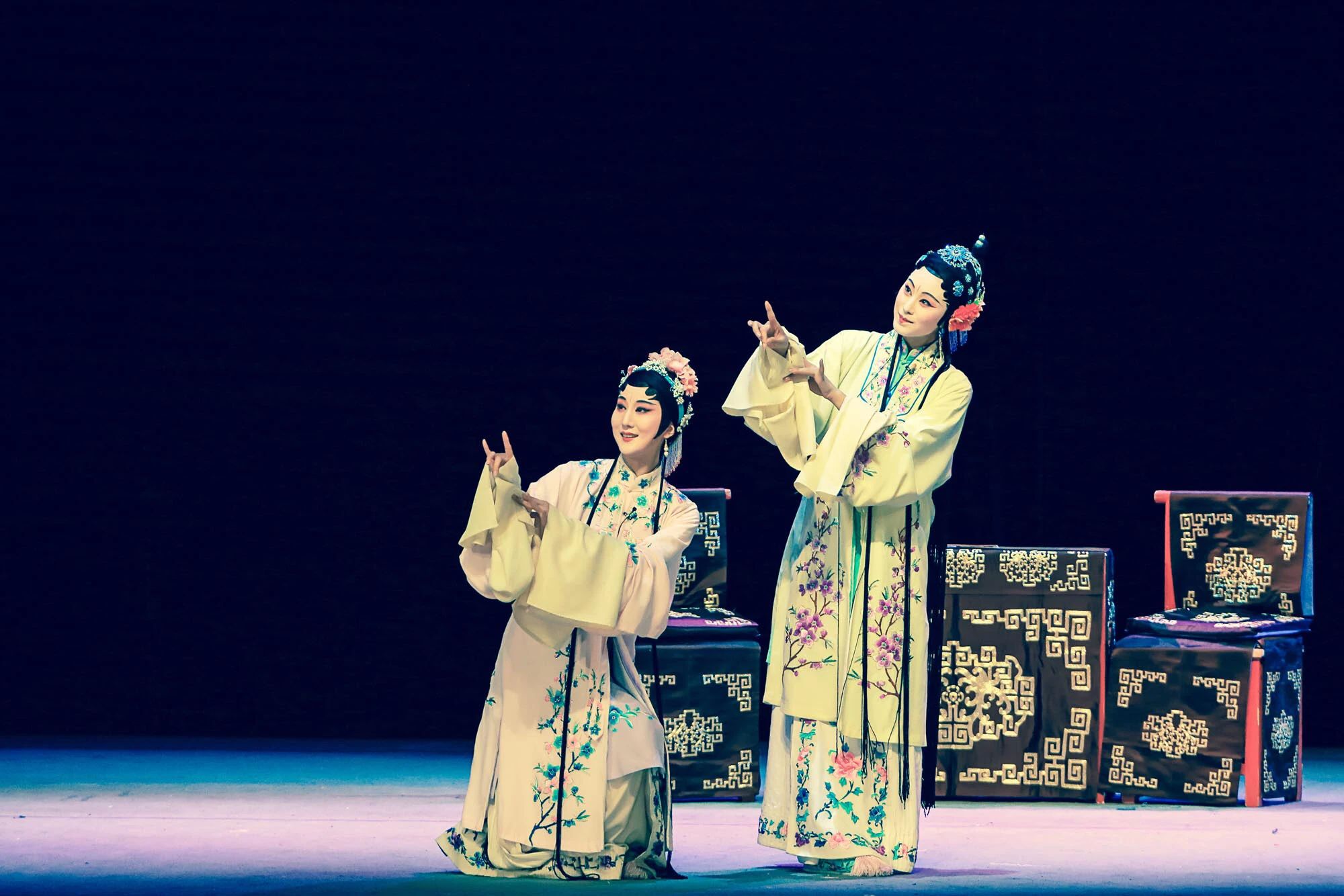 <a href=http://www.xiaopiaoyou.com/kunqufayuandi/ target=_blank class=infotextkey>昆曲</a>怜香伴