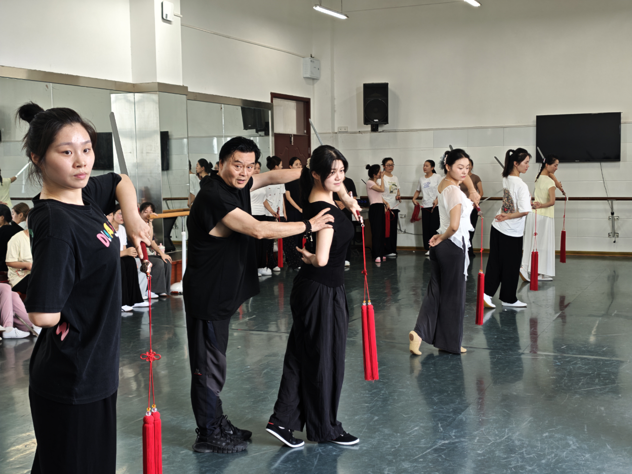 <a href=http://www.xiaopiaoyou.com/huangmeixidefayuandi/ target=_blank class=infotextkey>黄梅戏</a>演员培训班