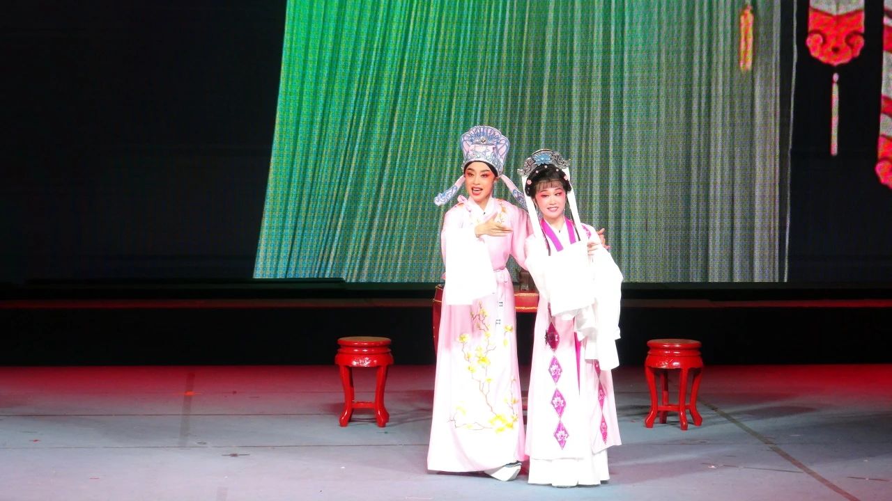 <a href=http://www.xiaopiaoyou.com/yuejudefayuandi/ target=_blank class=infotextkey>越剧</a>玉蜻蜓