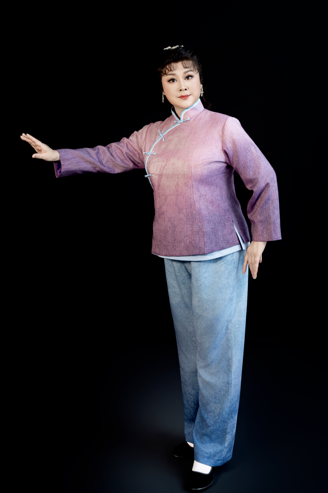 张莉