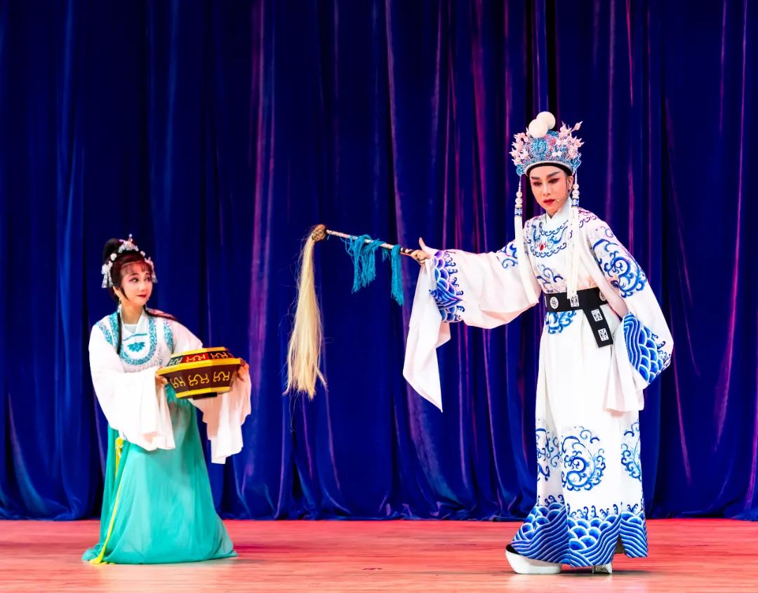 <a href=http://www.xiaopiaoyou.com/yuejudefayuandi/ target=_blank class=infotextkey>越剧</a>狸猫换太子