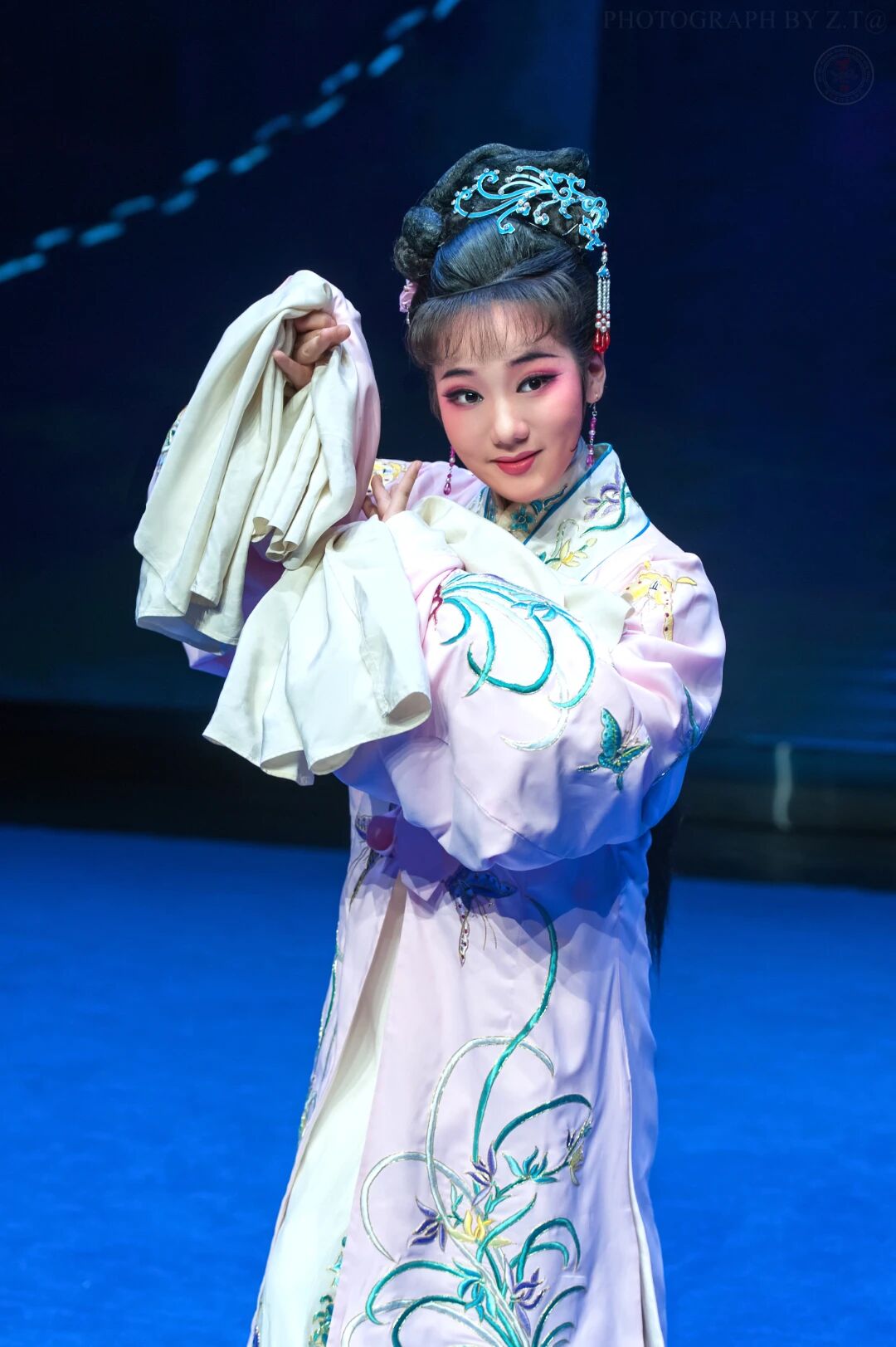 <a href=http://www.xiaopiaoyou.com/huangmeixidefayuandi/ target=_blank class=infotextkey>黄梅戏</a>《投江》 范雨鑫
