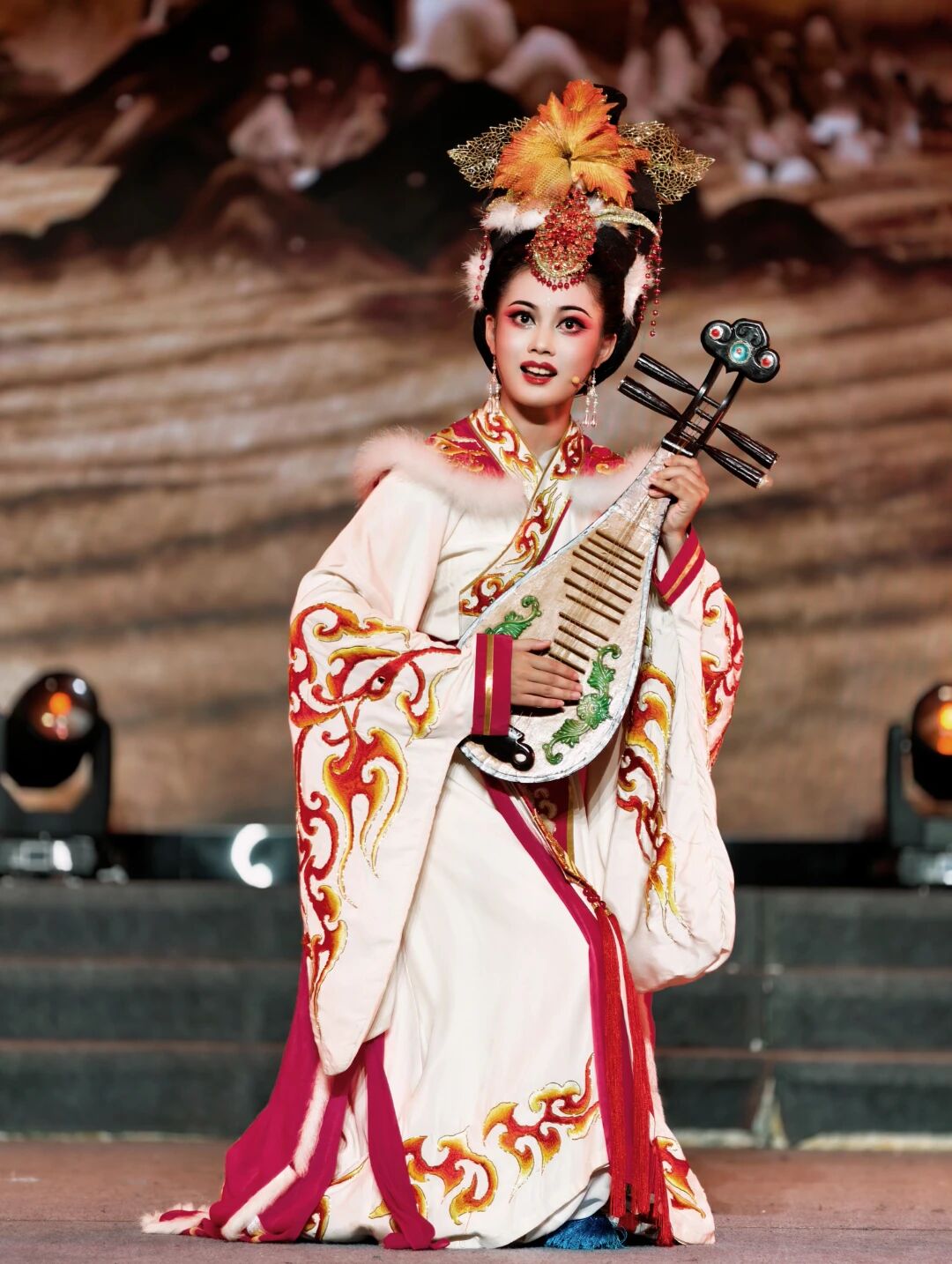 <a href=http://www.xiaopiaoyou.com/huangmeixidefayuandi/ target=_blank class=infotextkey>黄梅戏</a>《昭君出塞》石佳琳