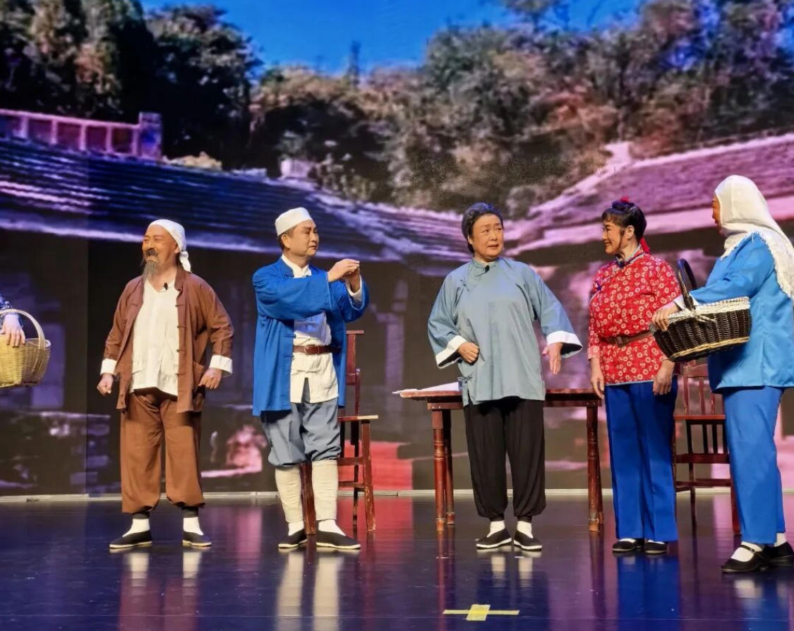 评剧母子两代英雄